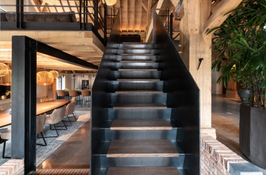 Modern en klassiek in oude boerderij